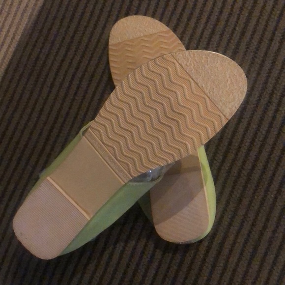 Indian flat shoes in green - Picture 4 of 4